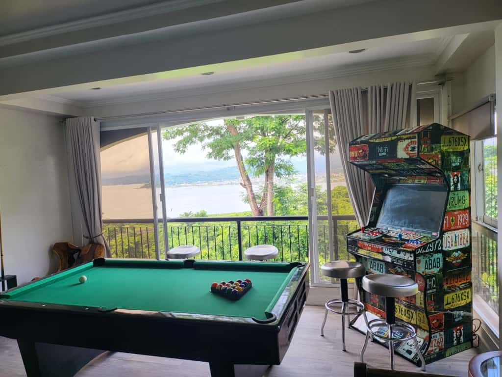 Family-friendly condo with arcade in Subic Bay