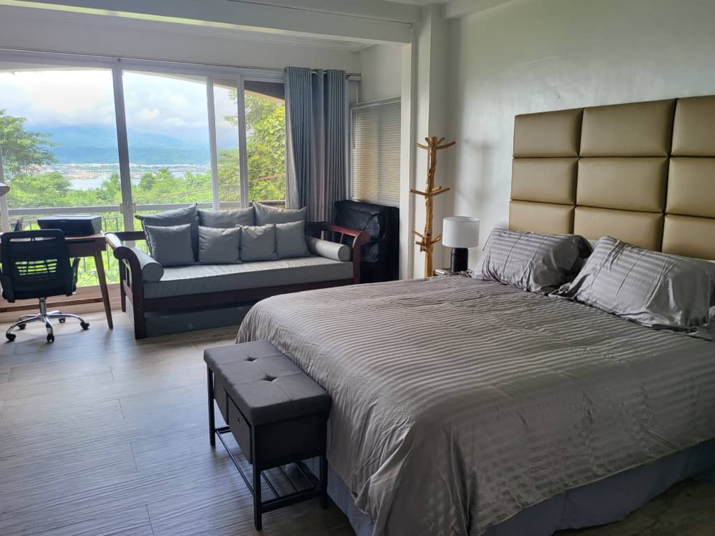 best accommodations in subic